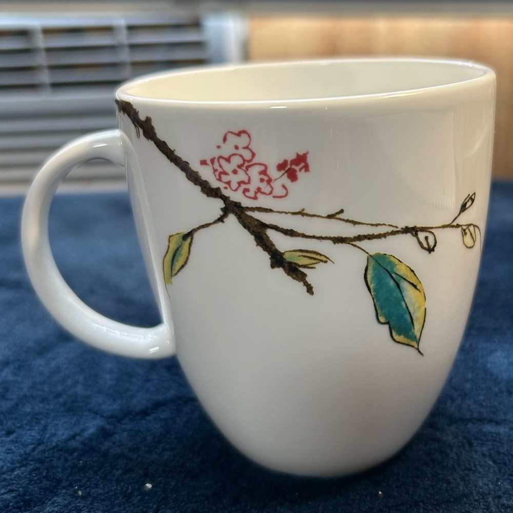 It is a 8 oz coffee cup